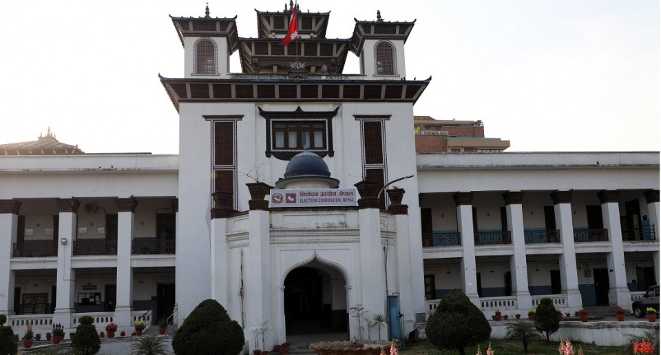 निर्वाचन प्रणाली सुधारका लागि राजनीतिक दलसँग छलफल गर्दै आयोग