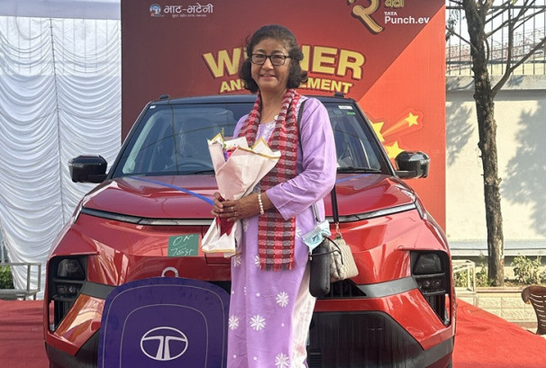 भाटभटेनीमा सामान किनेका दुई जनाले जिते टाटा पन्च ईभी