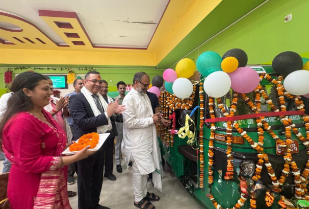 सडक आश्रितको सेवामा नबिल बैंक, आश्रमलाई सवारी हस्तान्तरण