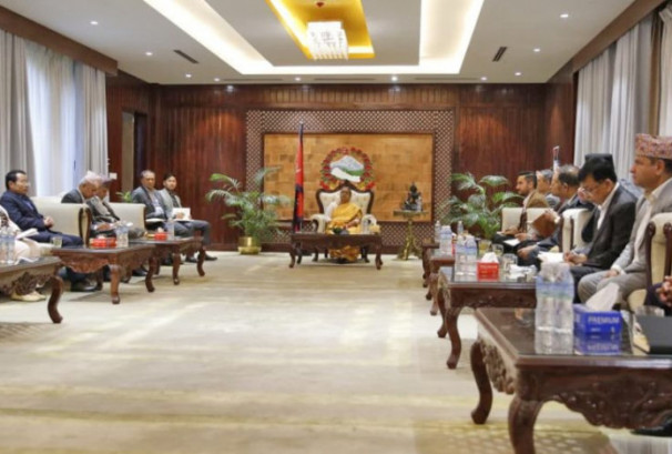 राजनीतिक दल र जेनजीका प्रतिनिधिसँग छलफल गर्दै प्रधानमन्त्री