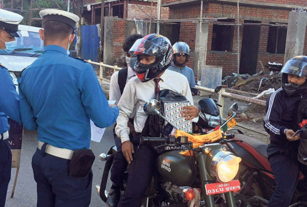 २४ घण्टामा २३ सय सवारीचालक कारबाहीमा, रु २०.८४ लाख राजस्व उठ्यो