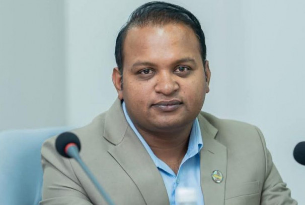 सरकारको एक्सन: श्रममन्त्री बर्खास्त, स्वास्थ्यमन्त्रीलाई सुध्रिन चेतावनी