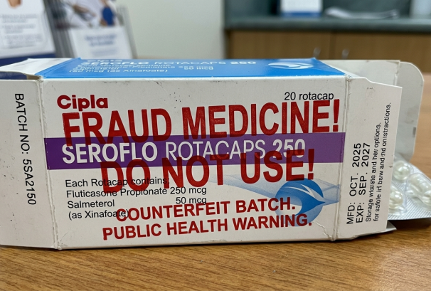 SEROFLO ROTACAPS 250 नामक नक्कली औषधि फेला, अनुगमन तीव्र