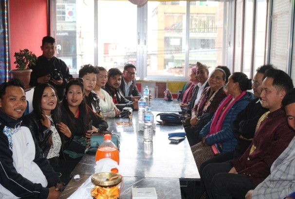 बौद्धस्थित ‘फोल्तोङ नेपाली स्ट्रिट फुड’ को ग्राण्ड ओपनिङ
