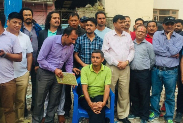 मार्जिन कल आउन थालेपछि लगानीकर्ता अत्तालिए, सिंहदरबारको दक्षिणीगेटमा बोलाइयो आकस्मिक भेला