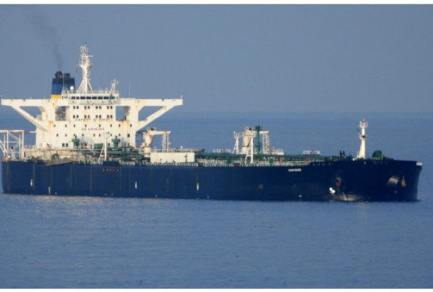 अमेरिका-रुसबीच तेल ट्याङ्करलाई लिएर तीव्र तनाव, अमेरिकी फौजले रुसी झण्डावाला ट्याङ्कर कब्जामा लियो !