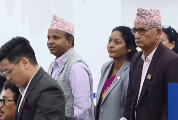 संसदमा फेरि तनाव : बैठक शुरु हुनासाथ विपक्षीको अवरोध, ‘तमासा’ टिप्पणीले तात्यो संसद, रेकर्ड हटाउन माग