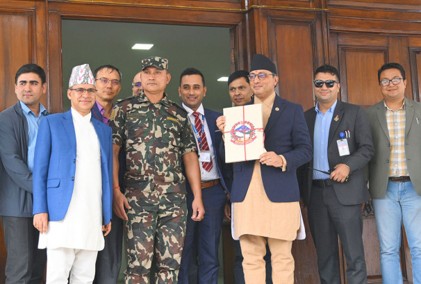 लगानीकर्ताको घाउमा मलम कि नुनचुक ? बजार सम्हाल्नुपर्ने अर्थमन्त्रीको सचिवालय नै आरोप-प्रत्यारोपमा