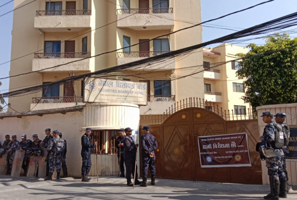 रिलायन्सको आईपीओ रोक्ने र भ्रष्टाचारमुक्त सेबोन बनाउने ठोस प्रतिबद्धता नआएसम्म खुमलटार नछाड्ने जेनजी लगानीकर्ताको अडान