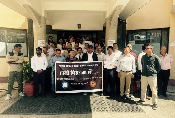 सेबोन खुलाउन अर्थमा अनौपचारिक छलफल: कानूनी उपचारको विकल्पमा जान सुझाव, कर्मचारीको माग पूरा नहुने