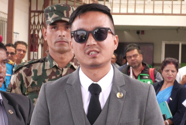 ब्रेकफास्टको अम्लेटमा माछाको काँडा भेटिएपछि चितवनको होटललाई ३ लाख जरिवाना