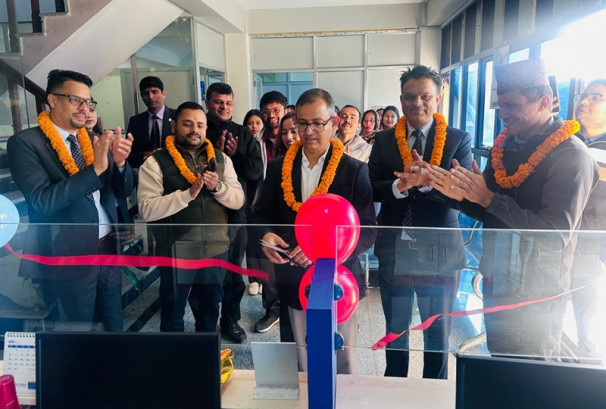 सन नेपाल लाइफ इन्स्योरेन्सद्वारा नारायणी क्षेत्रका तीन शाखा कार्यालय स्थान्तरण