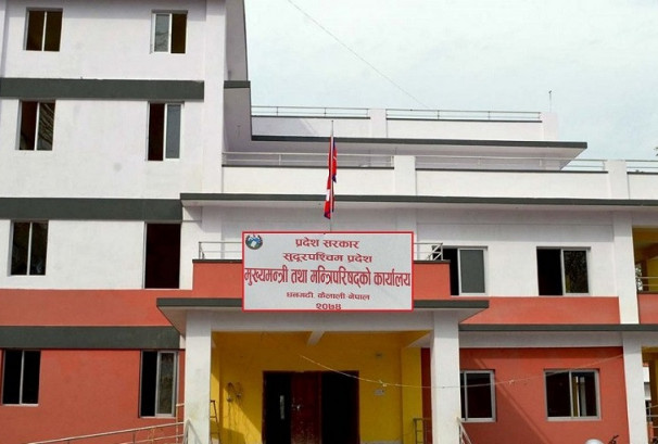 बजेटमा सत्ता गठबन्धनभित्रै चर्कियो असन्तुष्टि, विवाद मिलाउन कांग्रेस–एमालेका केन्द्रीय नेता धनगढीमा