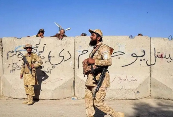 पाकिस्तानद्वारा अफगान तालिबान विरुद्ध ‘खुला युद्ध’को घोषणा