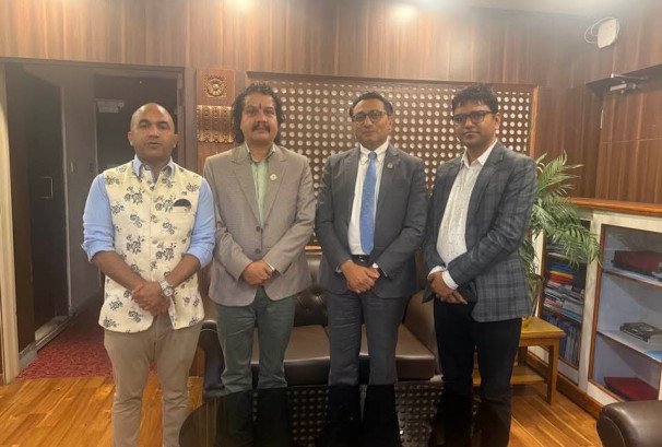 सेयर बजारका दुई टोलीले अर्थमन्त्री भेटेपछि परस्परविरोधी दाबी