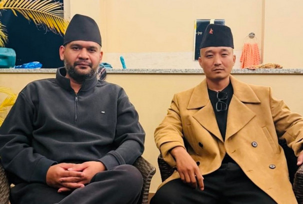 प्रधानमन्त्रीलाई भेट्न पुगे गृहमन्त्री गुरुङ