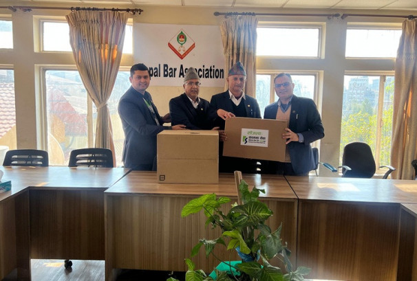 कामना सेवा विकास बैंकद्वारा नेपाल बार एशोसिएशनलाई कम्प्युटर सहयोग