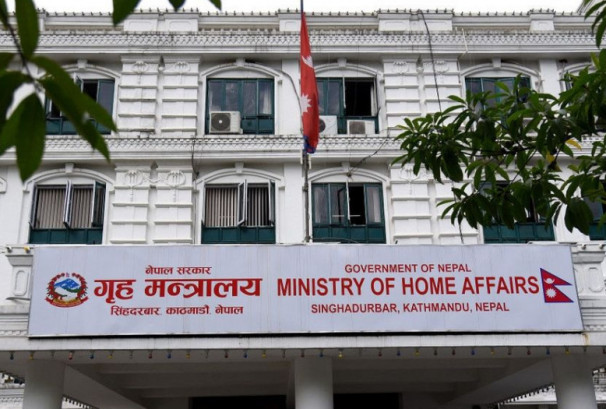 ओली प्रचण्डका लागि खटिएका सुरक्षाकर्मी फिर्ता बोलाउने गृहको निर्णय