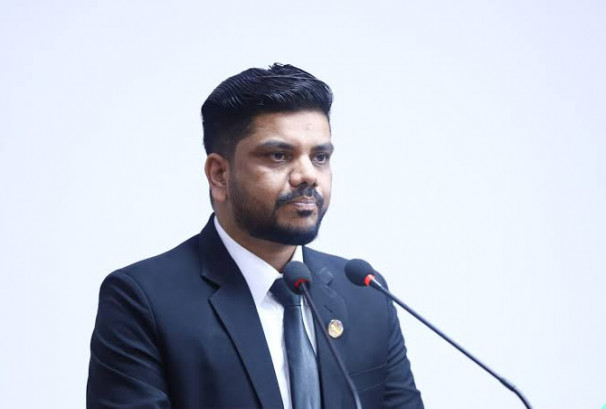 वैदेशिक रोजगार विभागमा श्रममन्त्री यादवको अनुगमन, छिटो सेवा दिन निर्देशन