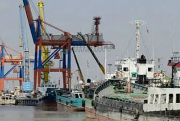 अमेरिकी नाकाबन्दीबीच इरानी ट्यांकर सुरक्षित रूपमा दक्षिणी बन्दरगाह पुगेको इरानको दाबी