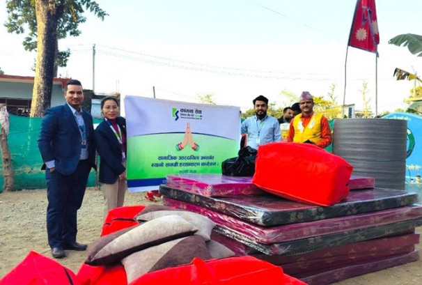 कामना सेवा विकास बैंकद्वारा लम्की मानव सेवा आश्रमलाई न्यानो सामग्री वितरण