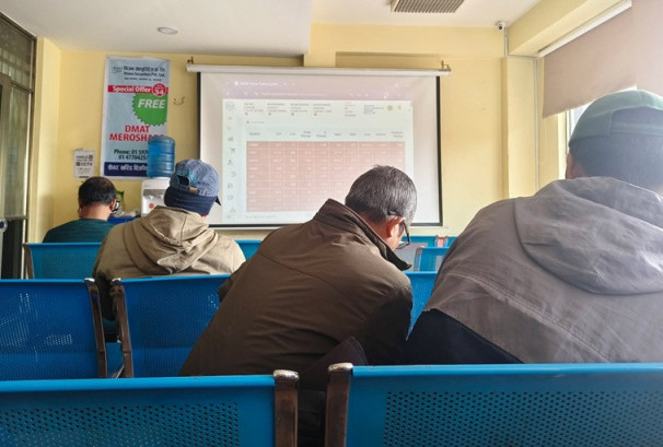 ग्राउण्ड जिरो रिपोर्टः लगानीकर्तामा हाइड्रो कम्पनीको चर्चा, भन्छन्, ‘ब्रोकरमा आउँदा घण्टी बजाएर आउनुपर्ने रहेछ !’