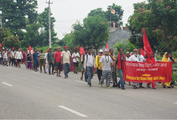 न्याय माग्दै जनकपुरबाट काठमाडौं पैदल मार्चमा मिटरब्याज पीडित