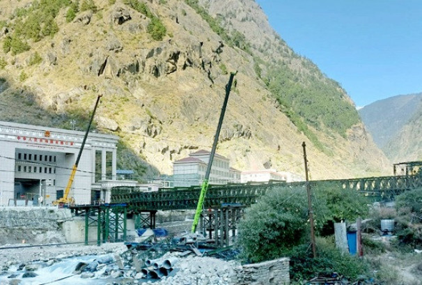 रसुवागढी मितेरी पुलमा दुई दिन मालवाहक सवारी आवतजावत बन्द