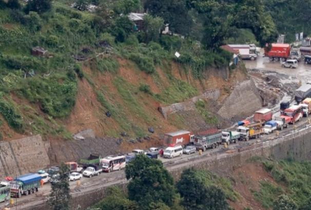 नागढुंगा–नौबिसे–मलेखु सडक पाँच दिनका लागि दैनिक ५ घण्टा बन्द हुने