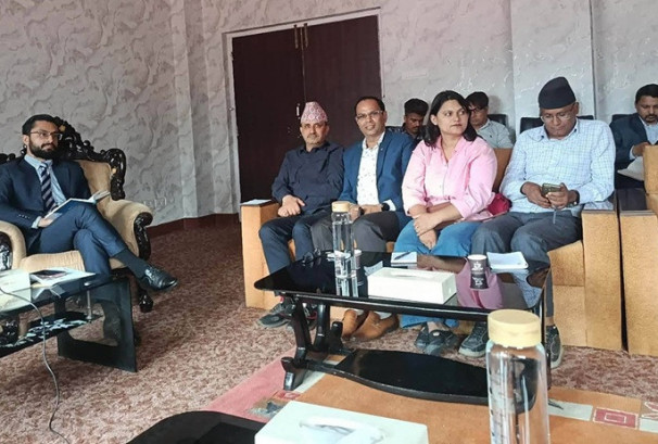 शिक्षकले कम्तीमा तीन वर्ष एउटै विद्यालयमा पढाउनुपर्ने, दुईदिने सार्वजनिक बिदा यथावतः शिक्षामन्त्री