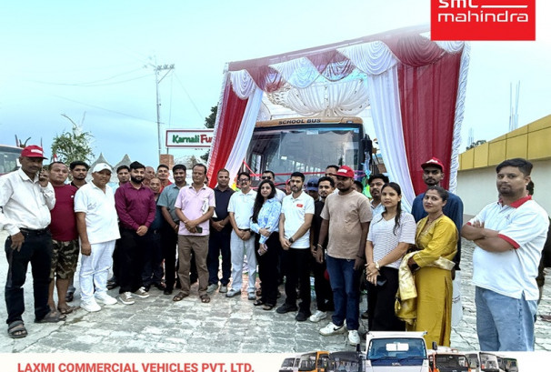 लक्ष्मी कमर्सियल भेहिकल्सद्वारा सुर्खेतमा ग्राहक भेटघाट सम्पन्न, नयाँ स्कुल बस ‘हिरोई’सार्वजनिक