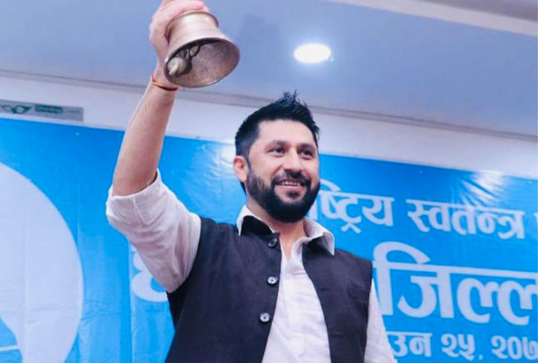 चितवन २ मा रविले उछिने, पछ्याउनेको कति मत ?