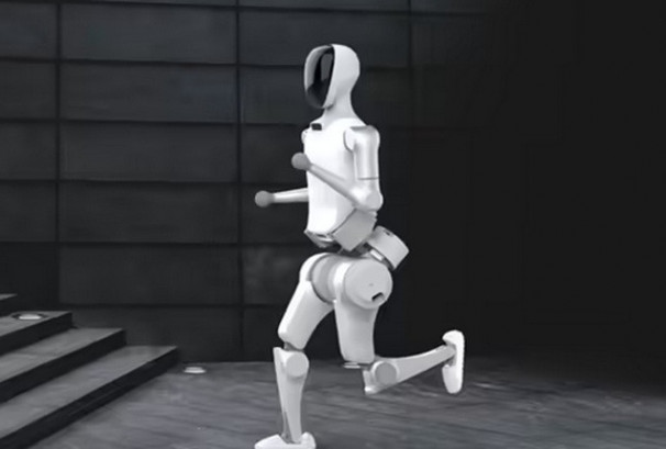 अब आईफोनको मूल्यमै रोबोट किन्न सकिने : चिनियाँ कम्पनीले मच्चायो हलचल, पहिलो घण्टामै बिक्यो १०० थान