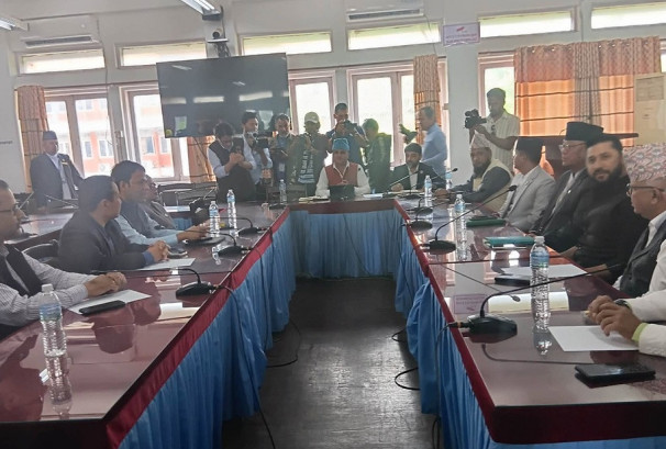रास्वपाको पहलमा सिंहदरबारमा सर्वदलीय बैठक जारी, राजनीतिक सहमतिको खोजी