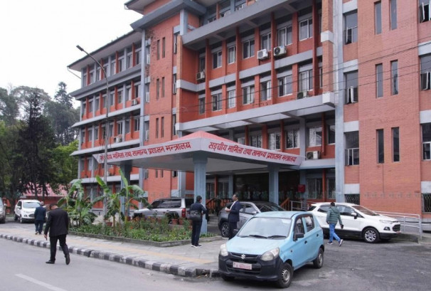 सम्पर्कविहीन निजामती कर्मचारीलाई तीन दिनभित्र हाजिर हुन सरकारको उर्दी