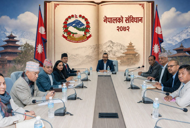 संविधान संशोधनका विषयमा युवापुस्तासँग संवाद गर्दै कार्यदल