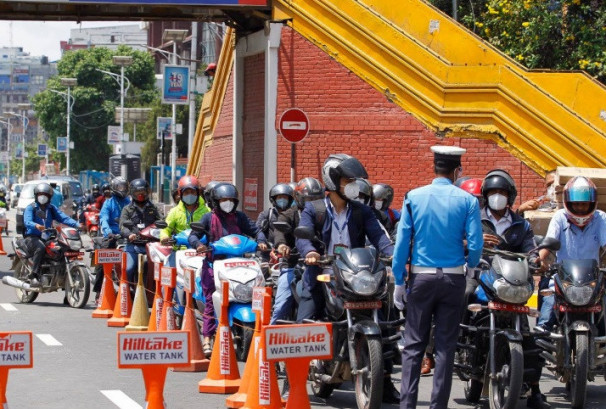 ट्राफिक नियम उल्लङ्घन बढ्दै, एक दिनमै २२ लाख ७४ हजार उठ्यो