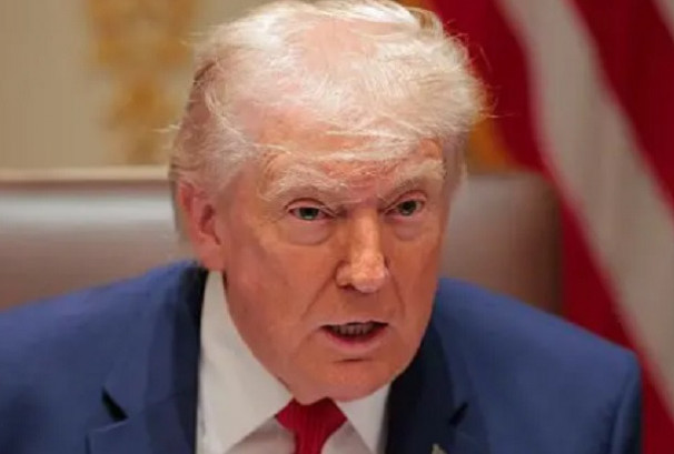 स्ट्रेट अफ हर्मुजमा अवरोध पुर्‍याएर ब्ल्याकमेल गर्ने प्रयास अस्वीकार्यः ट्रम्प