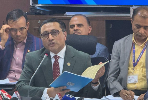 निजी स्कुलमाथि लगाइएको कर दलित विद्यार्थीको पोषण कार्यक्रममा उपयोग गरिनेछः अर्थमन्त्री