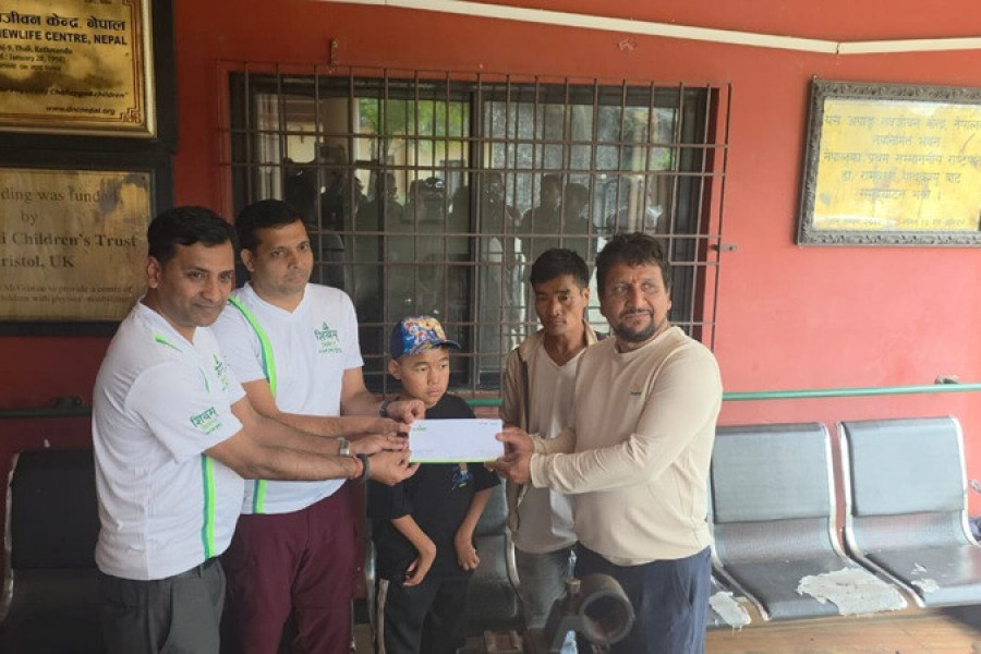 शिवम् सिमेन्टद्वारा विशेष क्षमता भएका रोल्पाका सन्देश बुढा मगरलाई शैक्षिक सहयोग