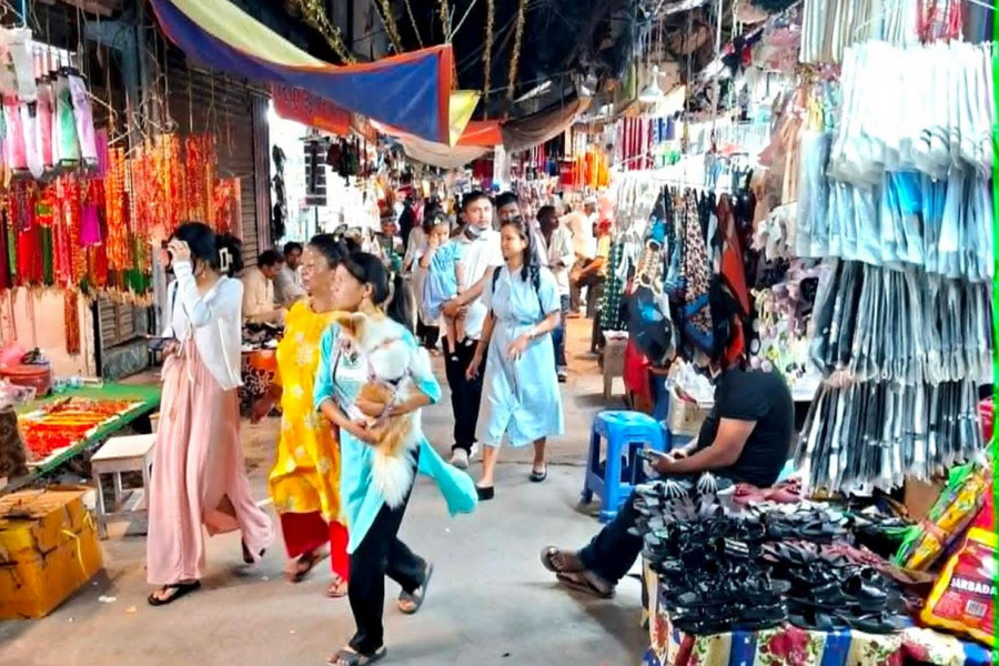 भन्सार कडाइपछि नेपालगन्जको स्थानीय बजारमा व्यापार वृद्धि, सीमापारि किनमेल घट्दा व्यवसायी उत्साहित