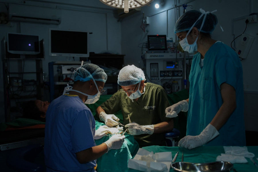 धनगढीमा नबिलको निःशुल्क जलन उपचार शिविर, ६५ जना बिरामी लाभान्वित