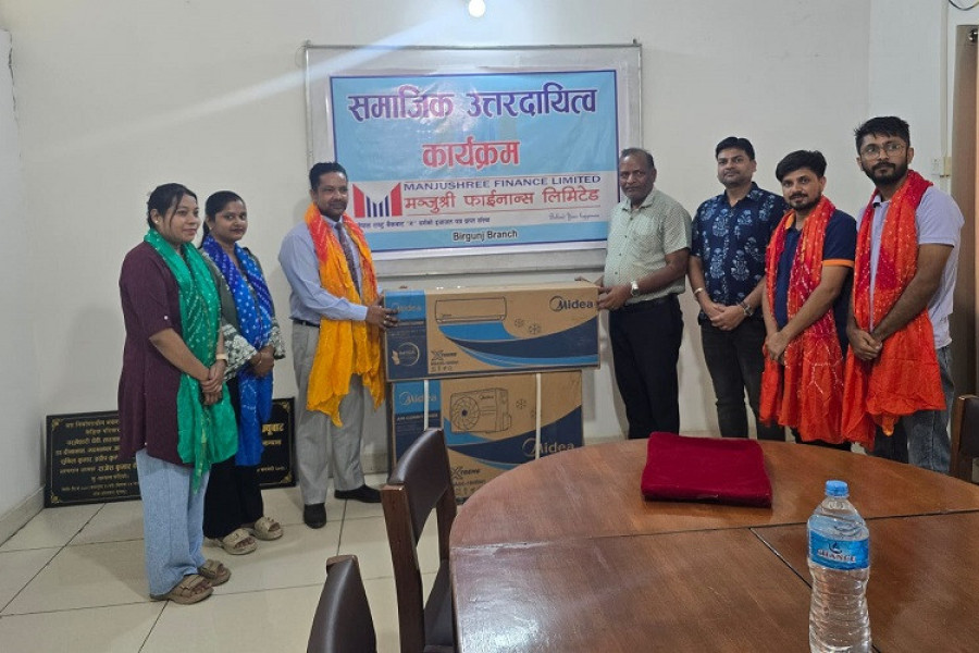 मन्जुश्री फाईनान्सद्वारा केडिया आँखा अस्पताललाई दुई थान एसी हस्तान्तरण