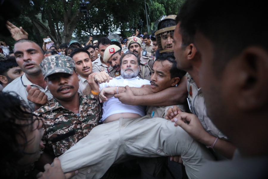 विद्यार्थी आन्दोलनमाथिको दमनविरुद्ध दिल्लीमा विपक्षीको प्रदर्शन, राहुल–प्रियंकासहित शीर्ष नेता नियन्त्रणमा
