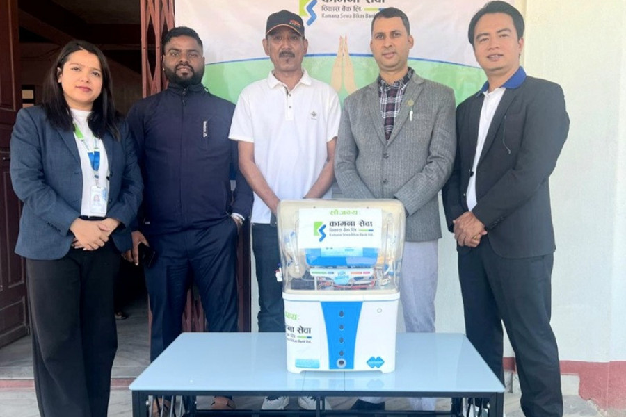कामना सेवा विकास बैंकद्वारा स्वास्थ्य केन्द्रहरुमा वाटर प्यूरिफायर तथा डिस्पेन्सर सहयोग