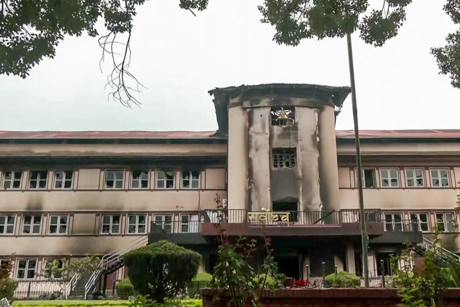 सर्वोच्च अदालतद्वारा नेपाल इन्भेष्टमेण्ट मेगा बैंकका सीईओ पाण्डे पक्राउ प्रकरणमा कारण देखाउ आदेश