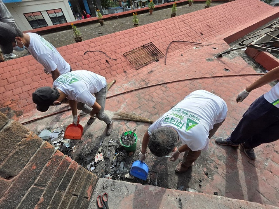 शिवम् शिमेन्टद्वारा काठमाण्डौ जिल्ला प्रशासन कार्यालयमा सरसफाई