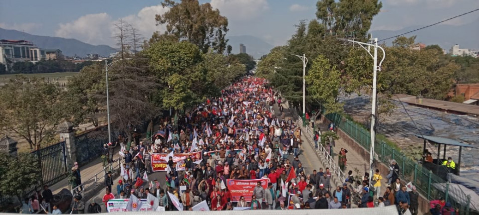 एमाले प्रदर्शनका कारण काठमाडौँका प्रमुख रुटमा सवारी आवागमन अस्तव्यस्त