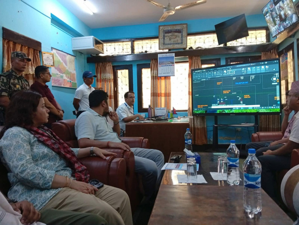 फिल्डमै बसेर नेपालगञ्ज र सुर्खेत क्षेत्रको विद्युत समस्याको समाधान खोजी