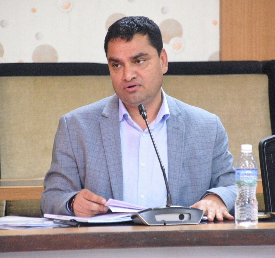 स्वास्थ्य बीमामा राष्ट्रसेवक आबद्ध गराउन स्वास्थ्यमन्त्रीको पहल, संघीय मामिला मन्त्रालयद्वारा पालिकामा पत्राचार